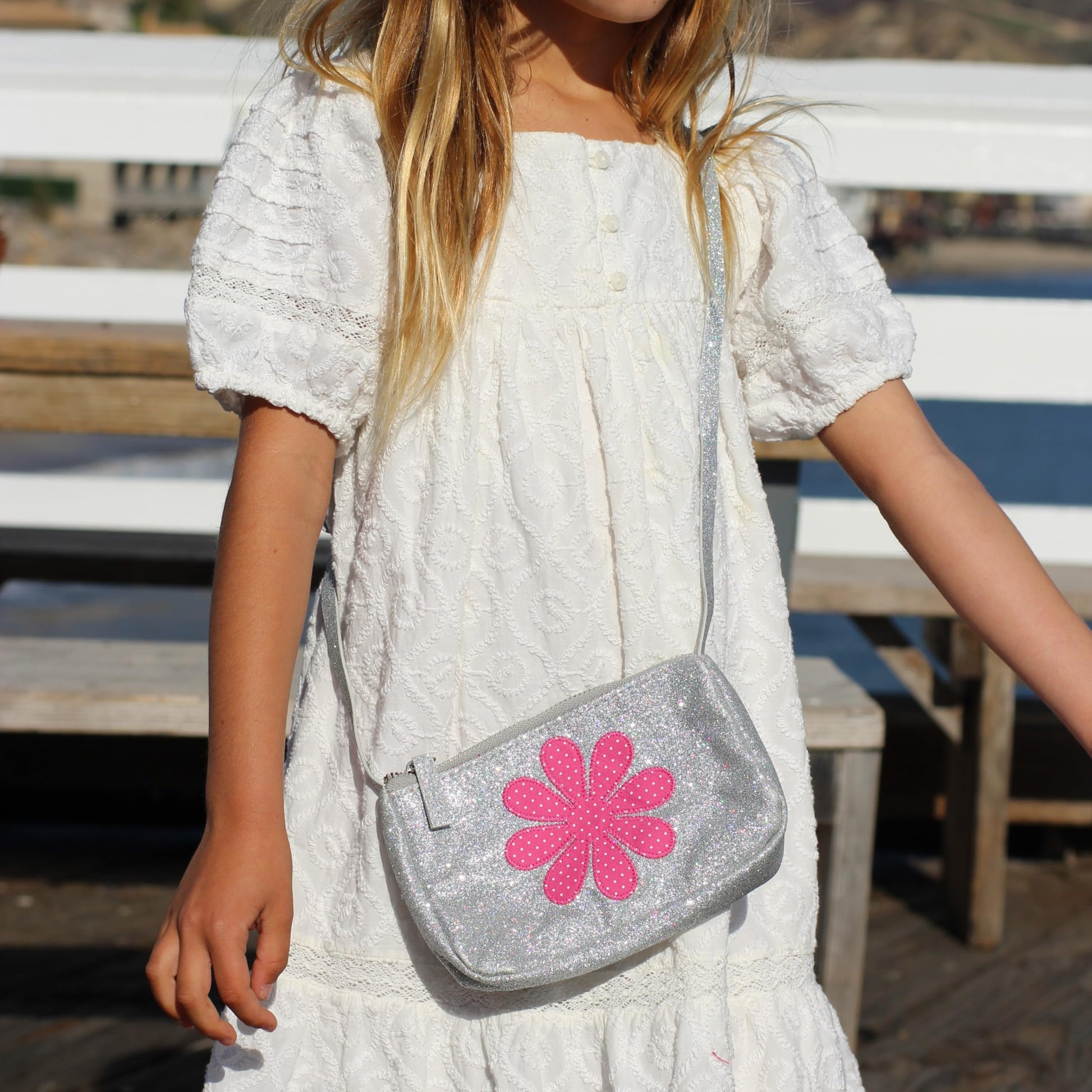 Little Girls Sparkly Silver Glitter Crossbody Purse (3-8Y)