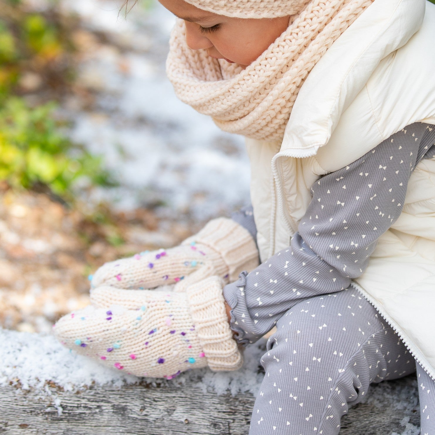 Girls Fun Specked Winter Mittens for Kids 1-12 Years, Premium Quality, Fleece-lined Cold Weather Essential (Copy)