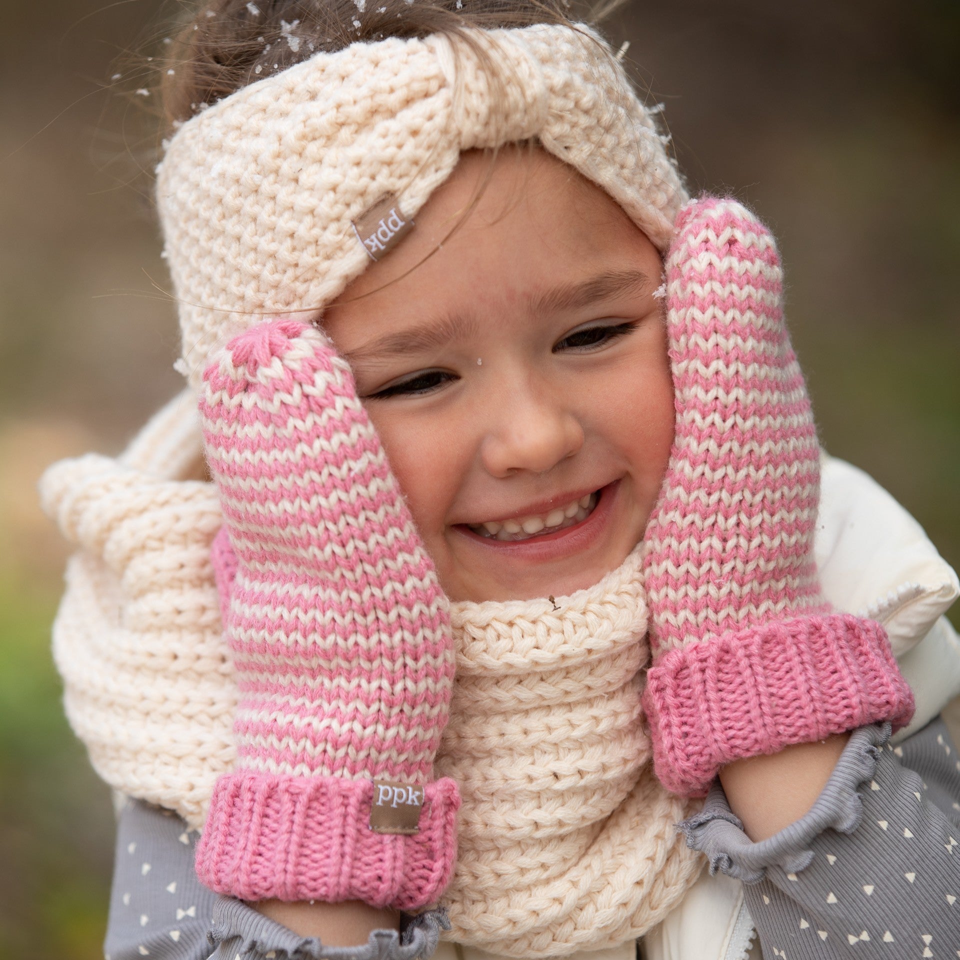 Stripe Knit Mittens: Warm Fleece Lined Acrylic Gloves for Children 1-12 Years